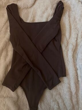 Women's Long-Sleeve Square Neck Bodysuit - Brown aritzia contour